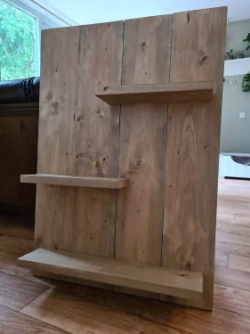 Wandbord van steigerhout
